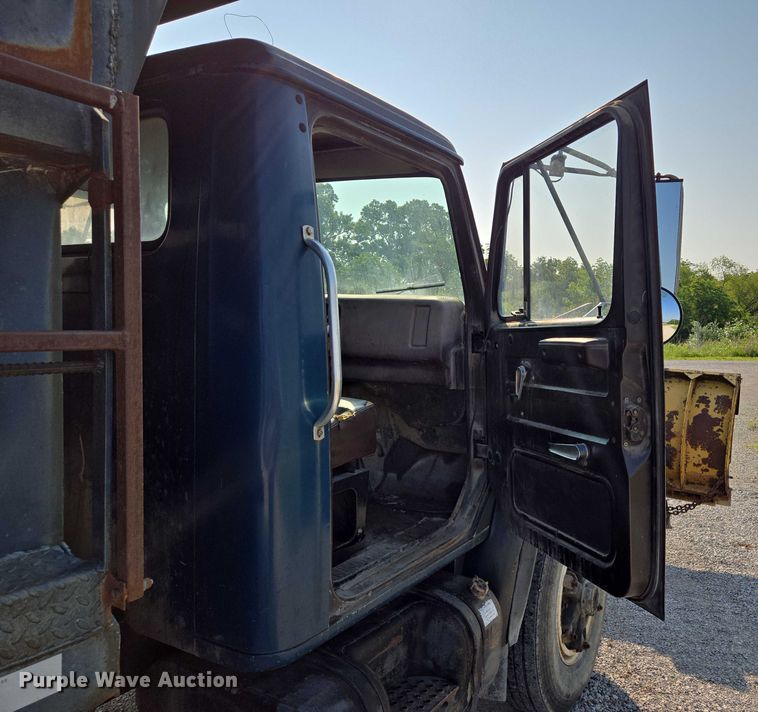 image for item EF1505 1989 International F1954 dump truck