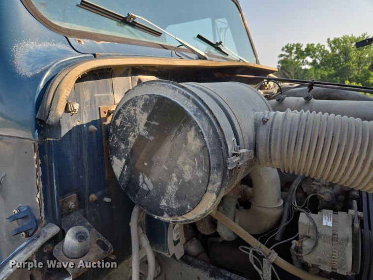 image for item EF1505 1989 International F1954 dump truck