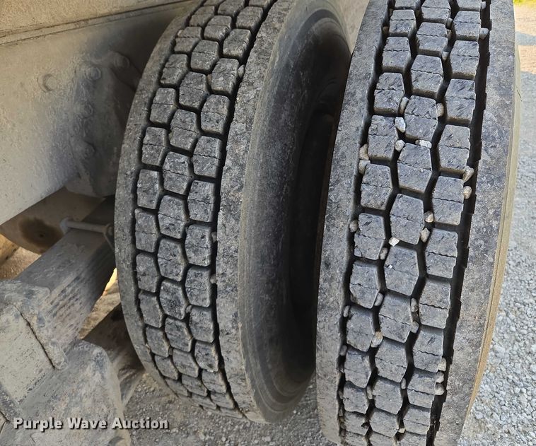 image for item EF1505 1989 International F1954 dump truck