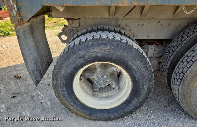 image for item EF1505 1989 International F1954 dump truck