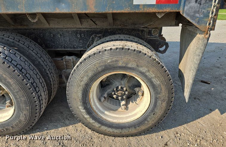 image for item EF1505 1989 International F1954 dump truck