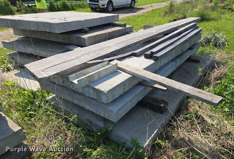 image for item EF1506 Approximately 16 concrete slabs 