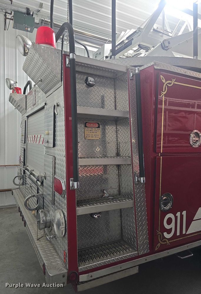 image for item EF3506 1994 International 4900 ladder fire truck