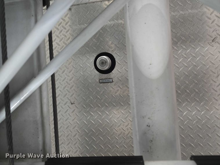 image for item EF3506 1994 International 4900 ladder fire truck