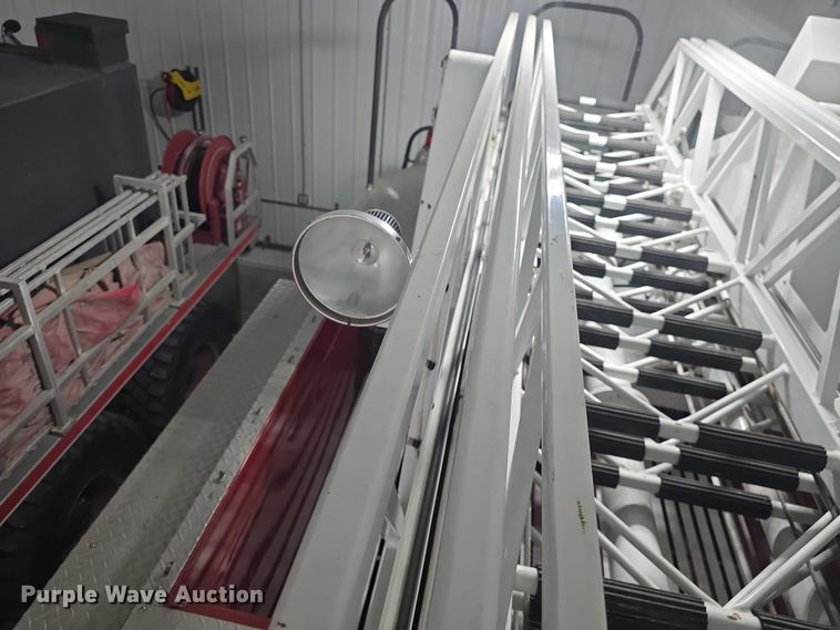 image for item EF3506 1994 International 4900 ladder fire truck