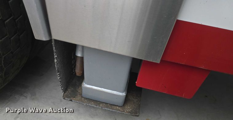 image for item EF3506 1994 International 4900 ladder fire truck