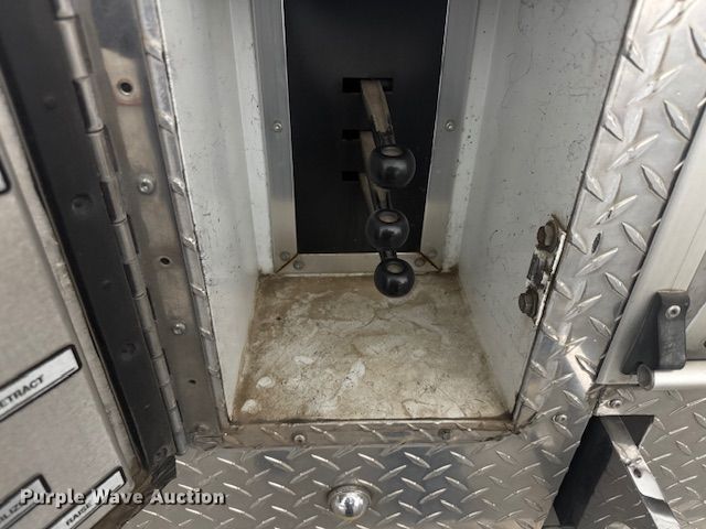 image for item EF3506 1994 International 4900 ladder fire truck