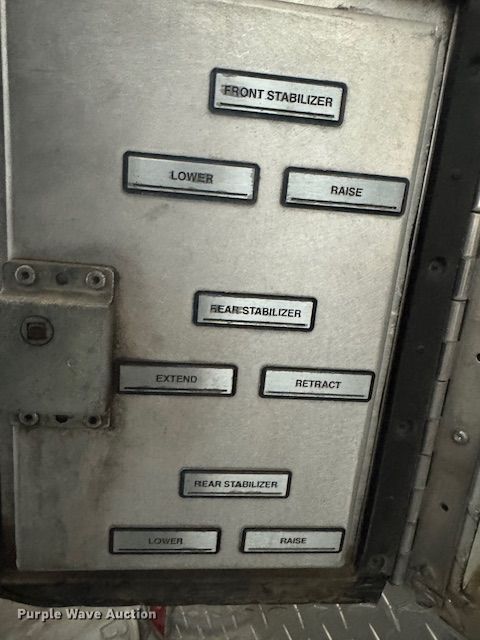 image for item EF3506 1994 International 4900 ladder fire truck