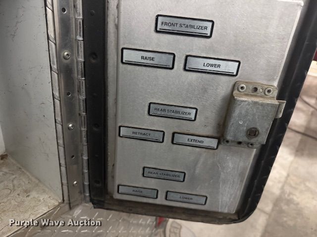 image for item EF3506 1994 International 4900 ladder fire truck