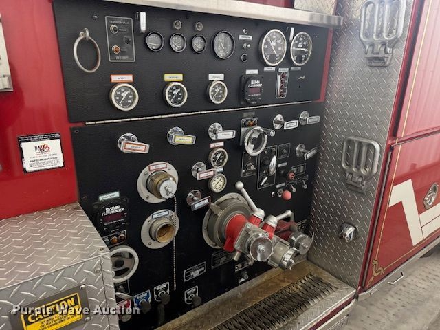 image for item EF3506 1994 International 4900 ladder fire truck