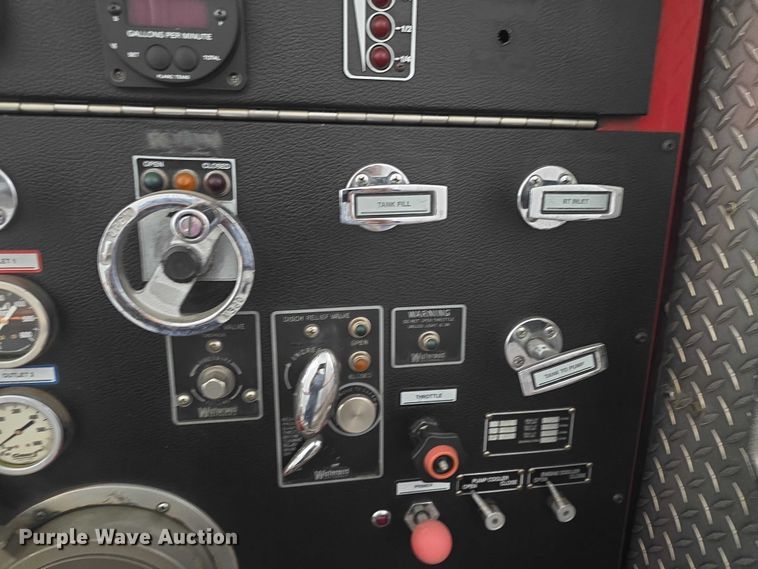 image for item EF3506 1994 International 4900 ladder fire truck