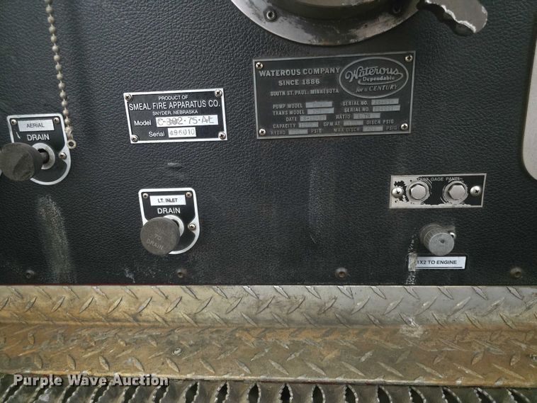 image for item EF3506 1994 International 4900 ladder fire truck