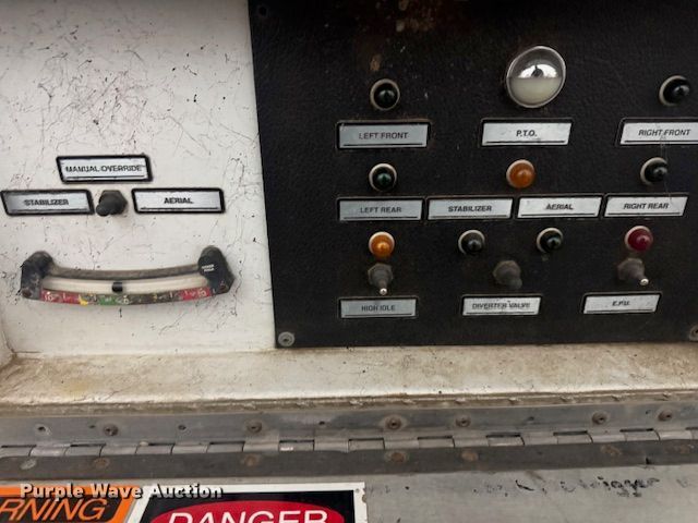 image for item EF3506 1994 International 4900 ladder fire truck