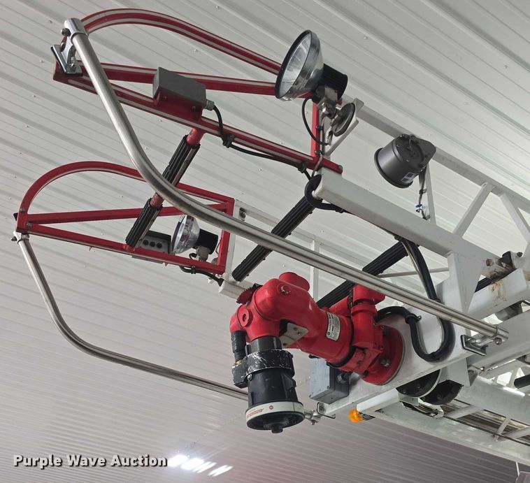 image for item EF3506 1994 International 4900 ladder fire truck