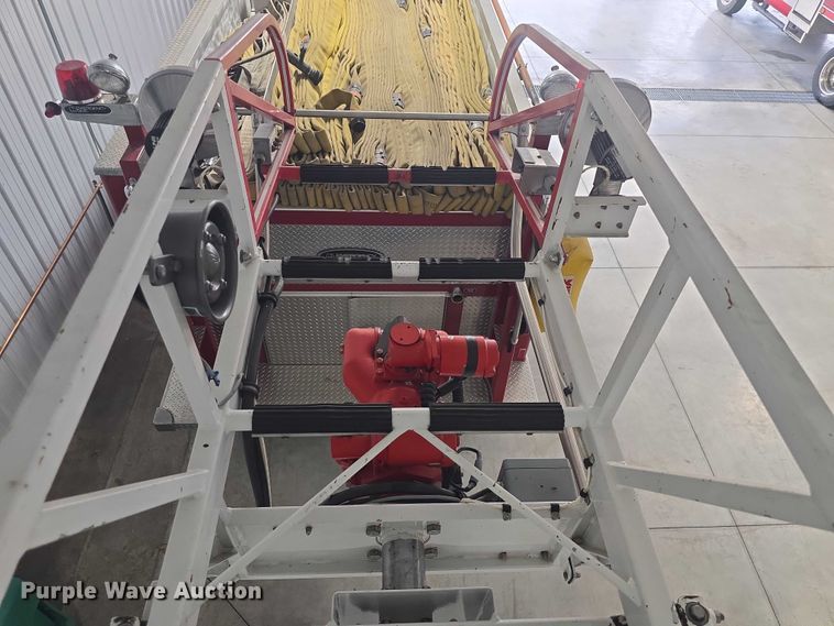 image for item EF3506 1994 International 4900 ladder fire truck