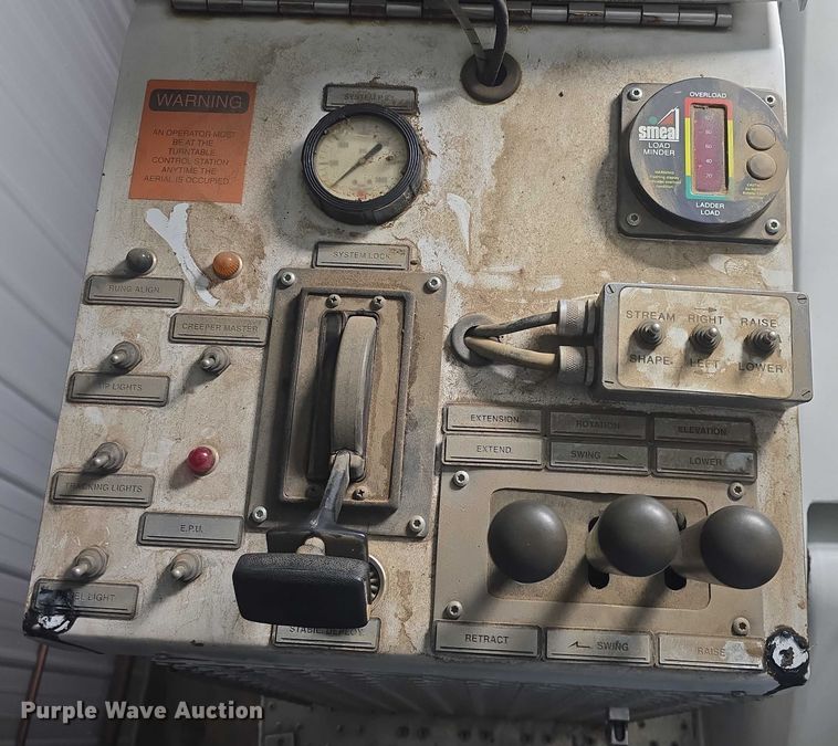 image for item EF3506 1994 International 4900 ladder fire truck