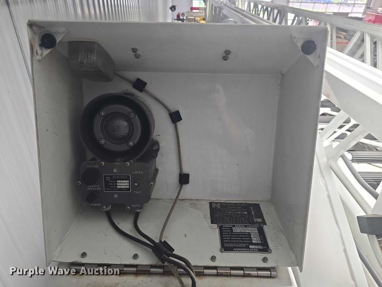 image for item EF3506 1994 International 4900 ladder fire truck