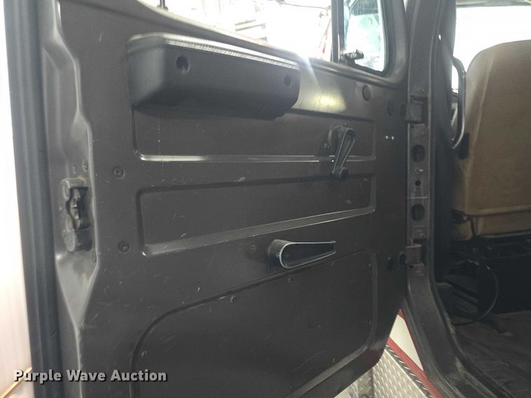 image for item EF3506 1994 International 4900 ladder fire truck