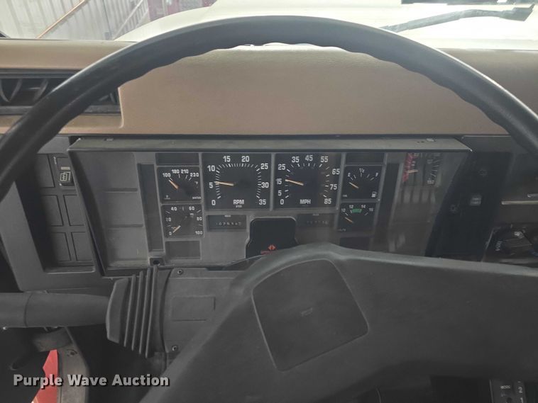 image for item EF3506 1994 International 4900 ladder fire truck