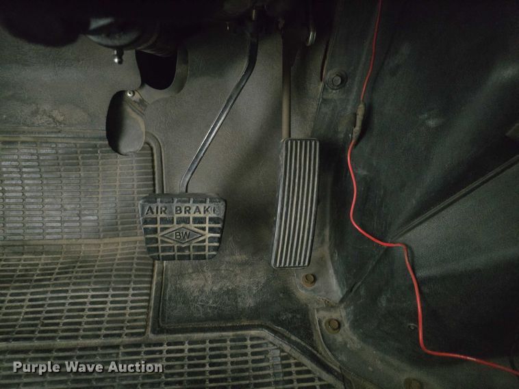 image for item EF3506 1994 International 4900 ladder fire truck