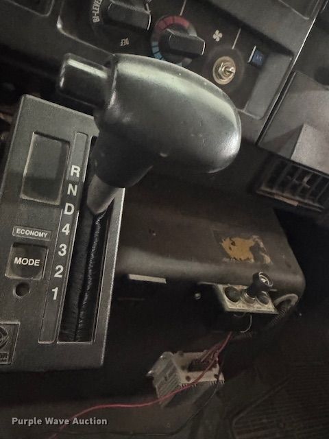 image for item EF3506 1994 International 4900 ladder fire truck