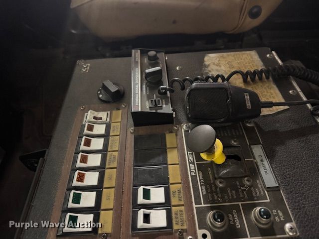 image for item EF3506 1994 International 4900 ladder fire truck