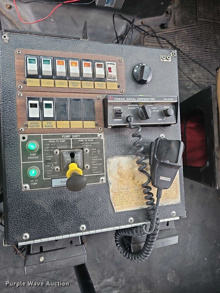 image for item EF3506 1994 International 4900 ladder fire truck