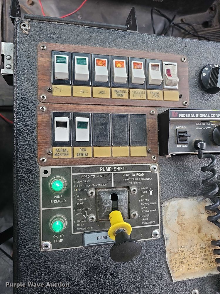 image for item EF3506 1994 International 4900 ladder fire truck