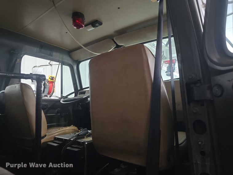 image for item EF3506 1994 International 4900 ladder fire truck