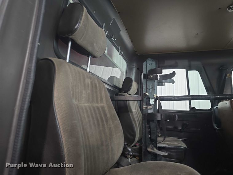 image for item EF3506 1994 International 4900 ladder fire truck