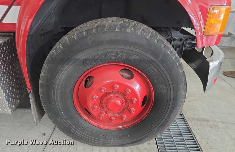 image for item EF3506 1994 International 4900 ladder fire truck