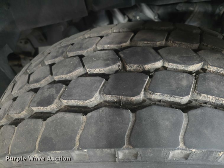 image for item EF3506 1994 International 4900 ladder fire truck