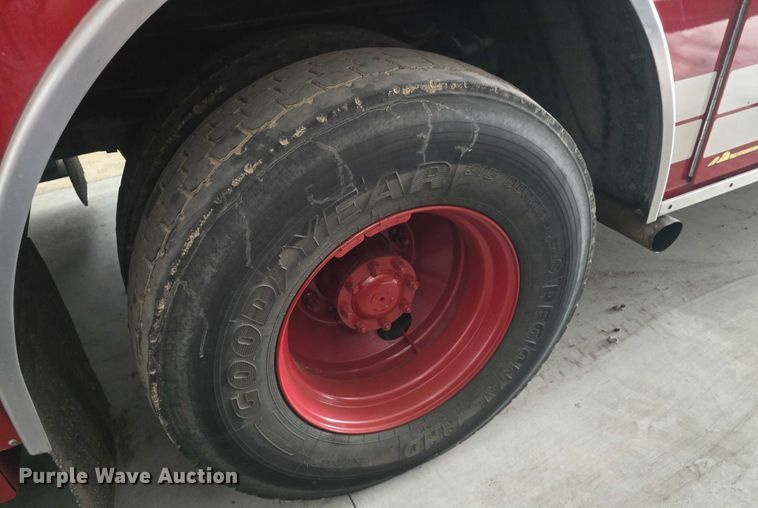 image for item EF3506 1994 International 4900 ladder fire truck