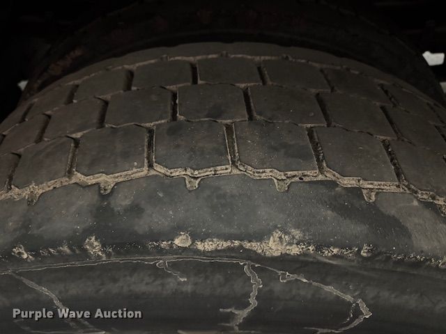 image for item EF3506 1994 International 4900 ladder fire truck