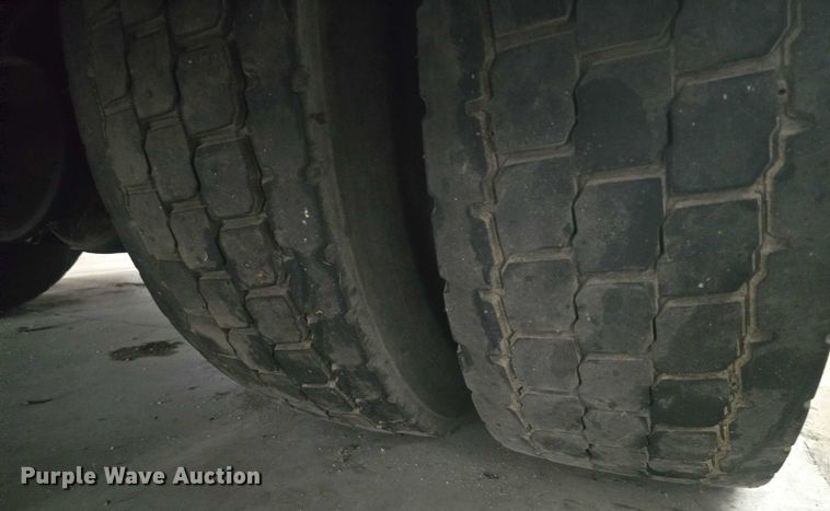 image for item EF3506 1994 International 4900 ladder fire truck