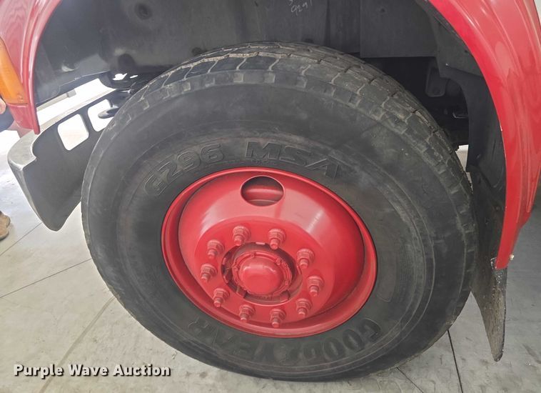 image for item EF3506 1994 International 4900 ladder fire truck