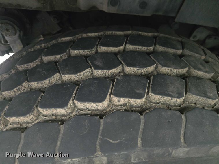 image for item EF3506 1994 International 4900 ladder fire truck