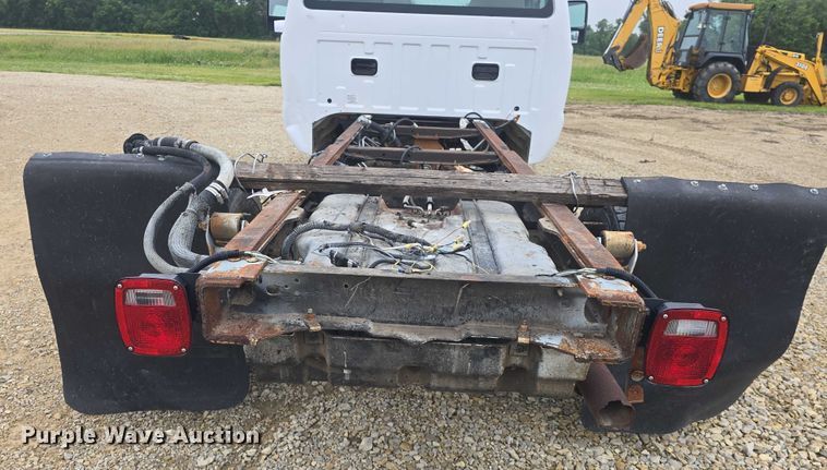 image for item EF3509 2008 Ford F550 Super Duty XL truck cab and chassis