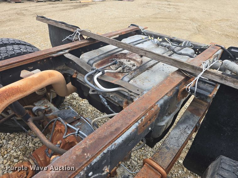 image for item EF3509 2008 Ford F550 Super Duty XL truck cab and chassis