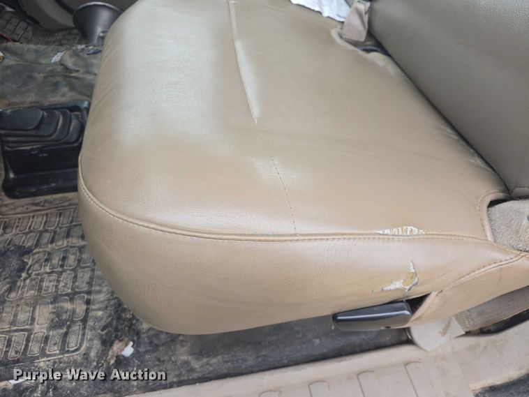 image for item EF3509 2008 Ford F550 Super Duty XL truck cab and chassis