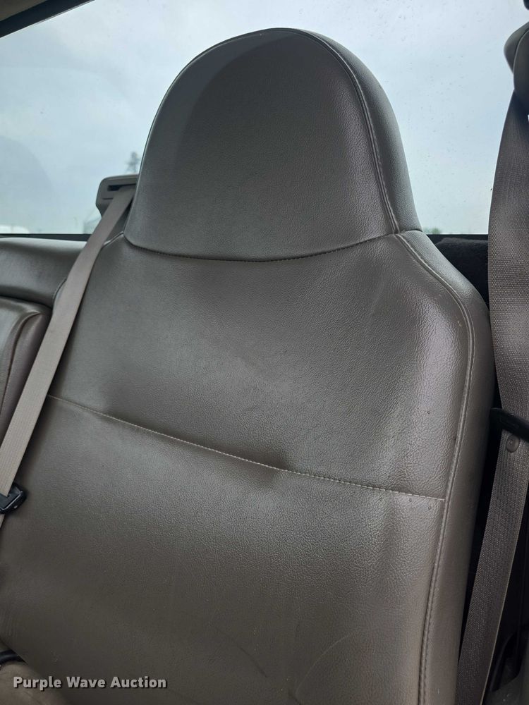 image for item EF3509 2008 Ford F550 Super Duty XL truck cab and chassis