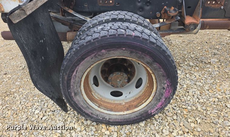 image for item EF3509 2008 Ford F550 Super Duty XL truck cab and chassis