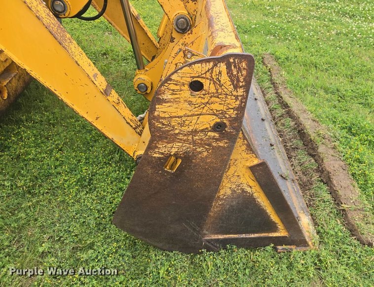 image for item EF3511 1997 John Deere 310E backhoe