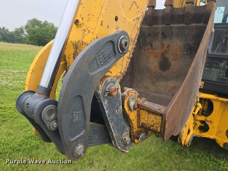 image for item EF3511 1997 John Deere 310E backhoe