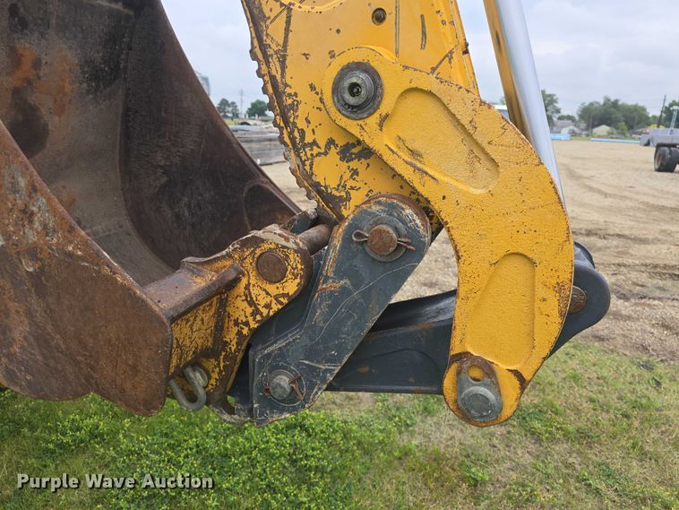 image for item EF3511 1997 John Deere 310E backhoe