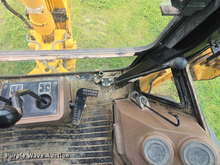 image for item EF3511 1997 John Deere 310E backhoe