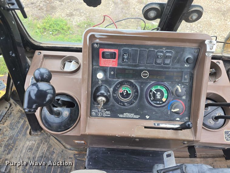 image for item EF3511 1997 John Deere 310E backhoe