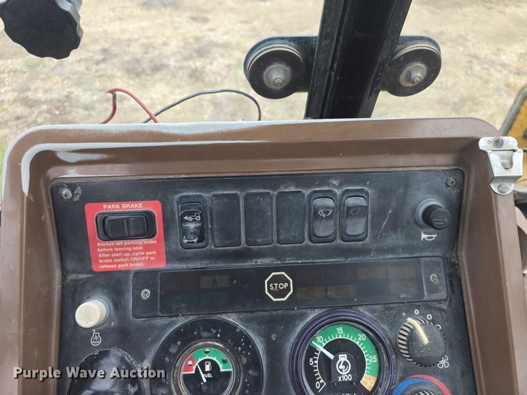 image for item EF3511 1997 John Deere 310E backhoe