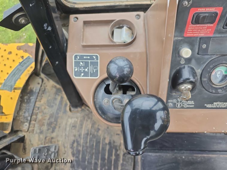 image for item EF3511 1997 John Deere 310E backhoe