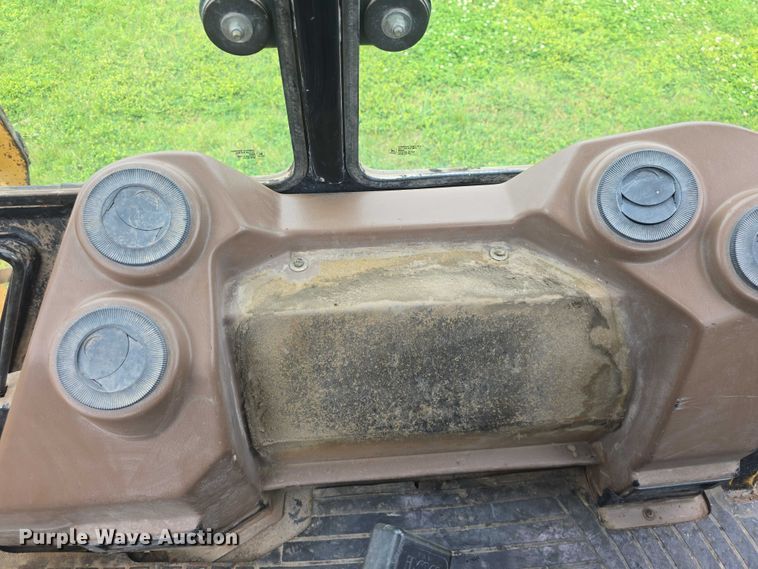 image for item EF3511 1997 John Deere 310E backhoe